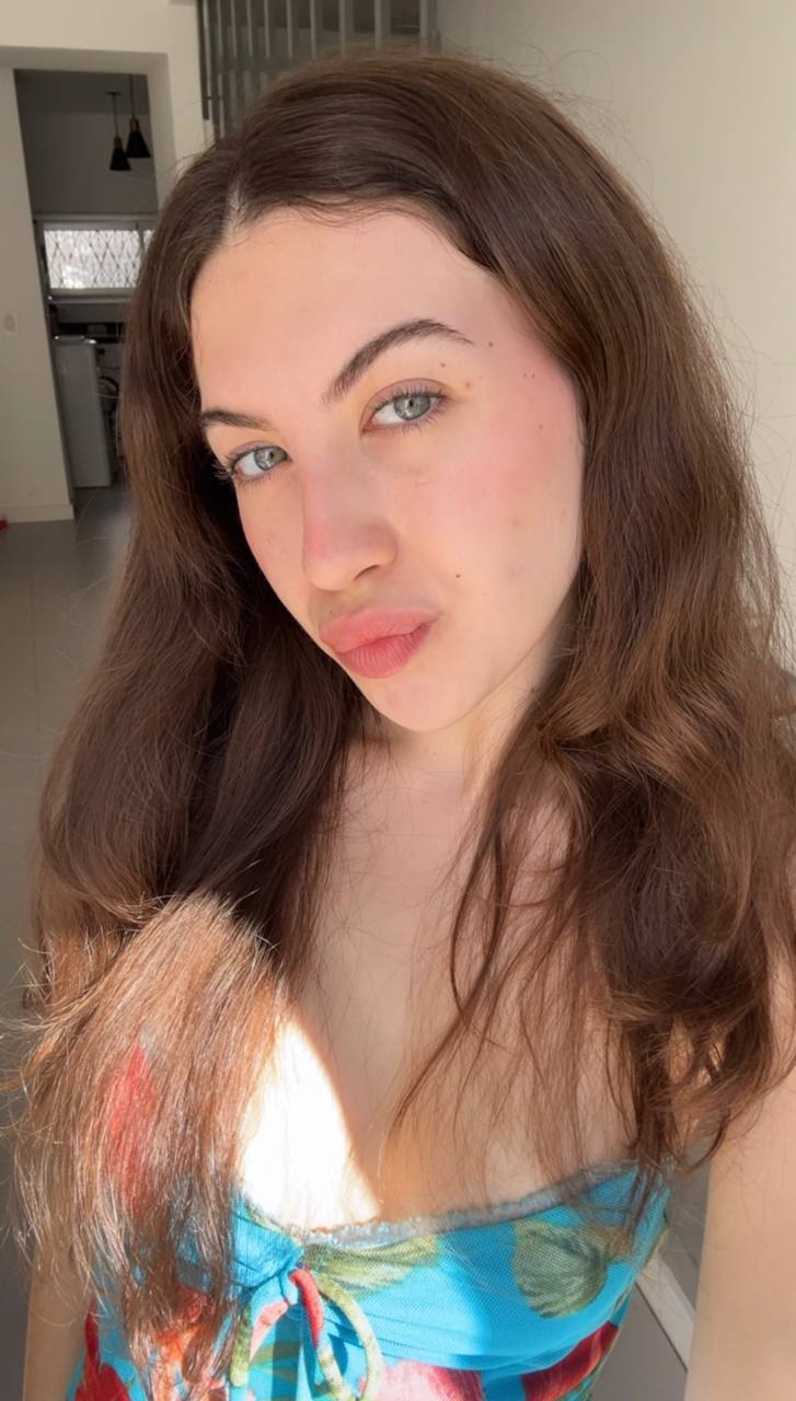 Nude girl Amber in Kitakyushu