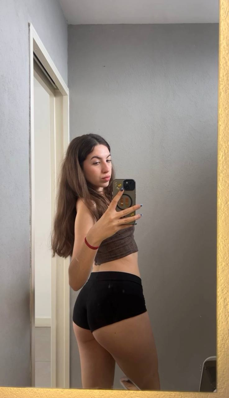 Amber in her underwear in Kitakyushu