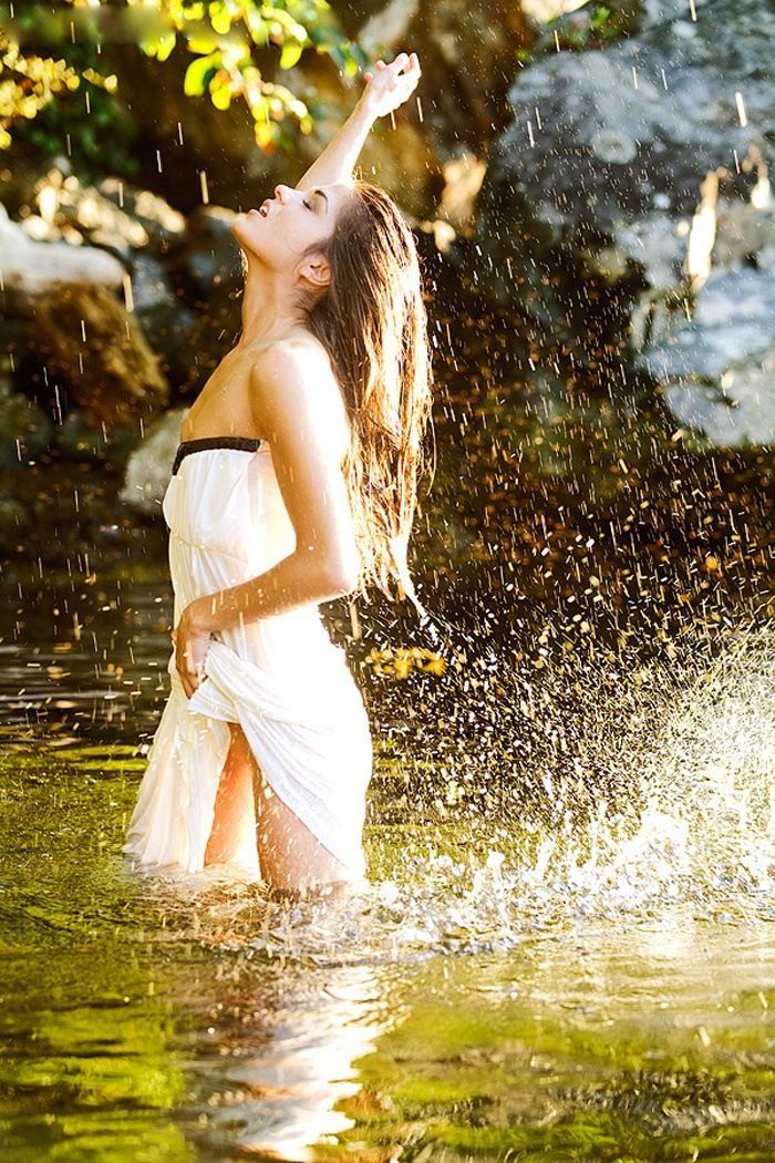 Marie Avgeropoulos in Kitakyushu