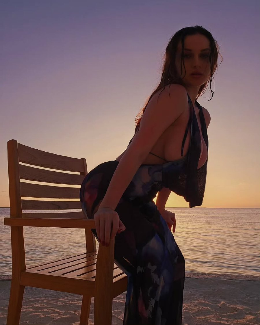 Sexy girl Miranda Faith nude in Kitakyushu