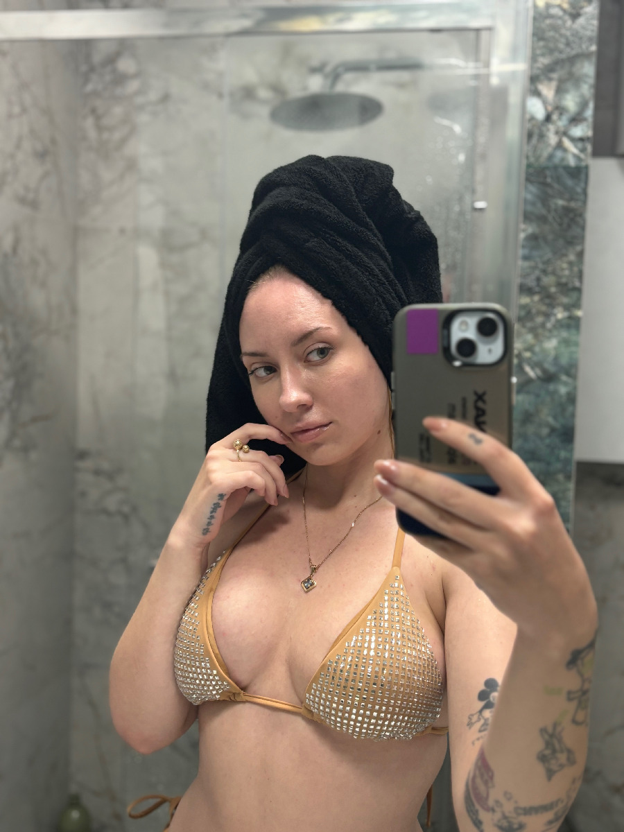 Nude girl KateV in Kitakyushu