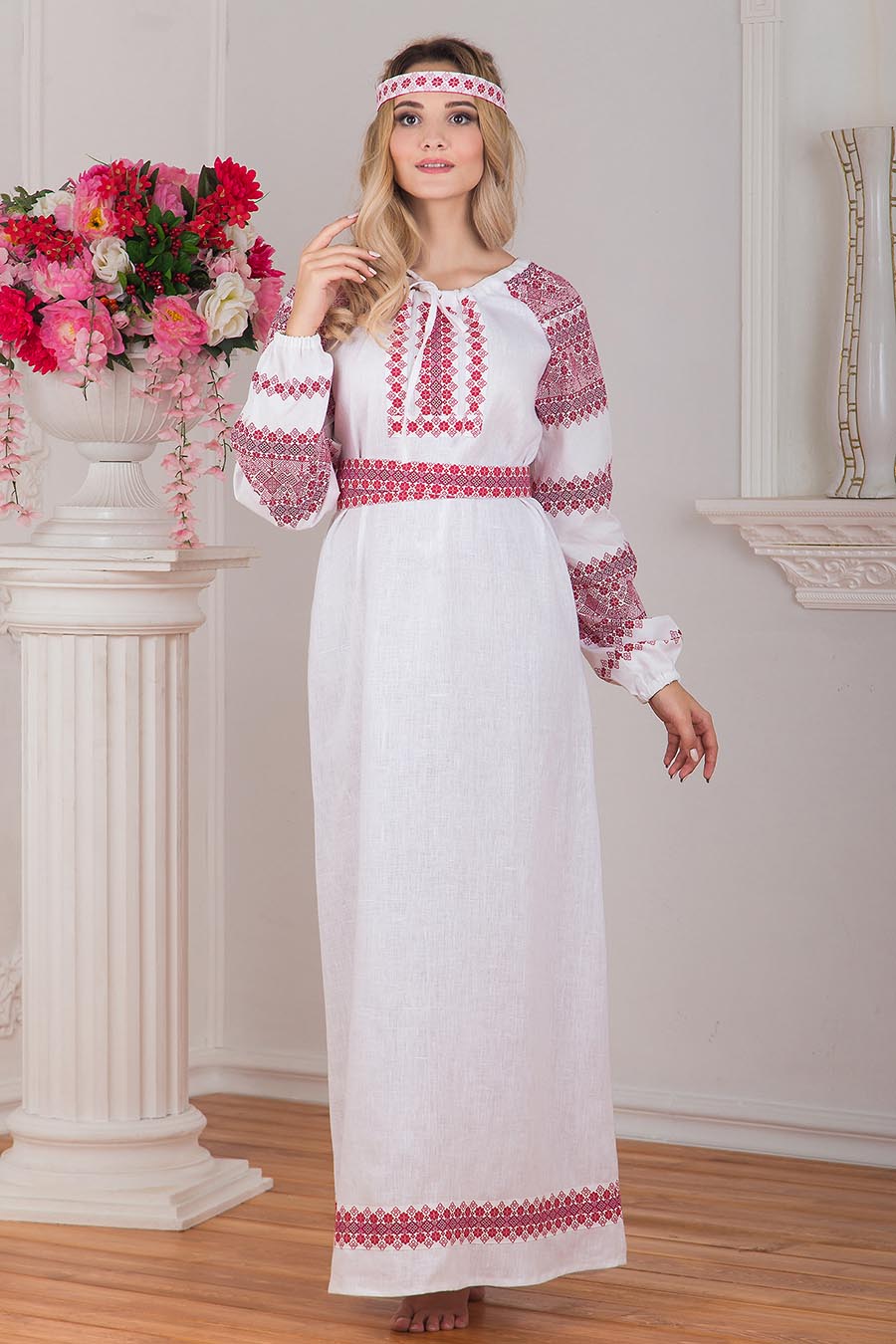 Women in Slavic costumes in Kitakyushu