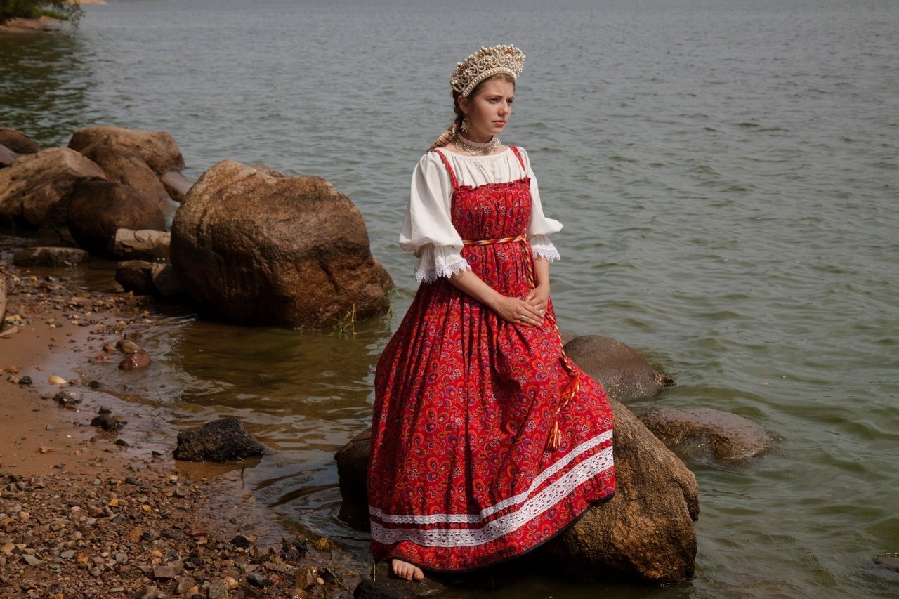 Women in Slavic costumes in Kitakyushu
