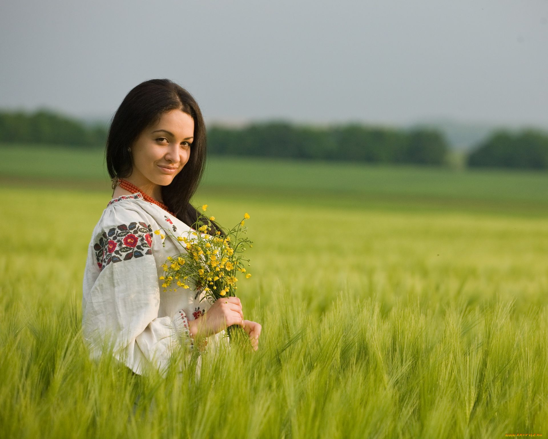 Women in Slavic costumes in Kitakyushu