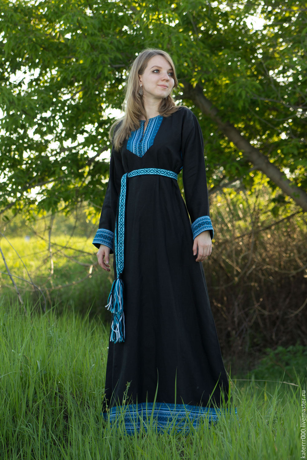 Women in Slavic costumes in Kitakyushu