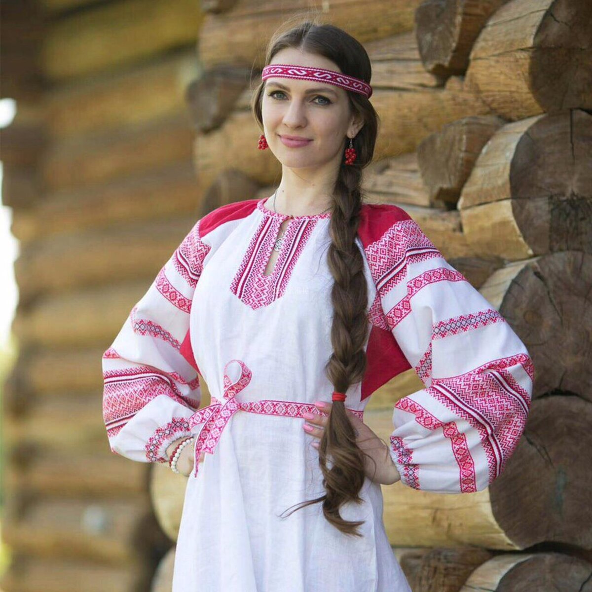 Girls in Slavic costumes in Kitakyushu